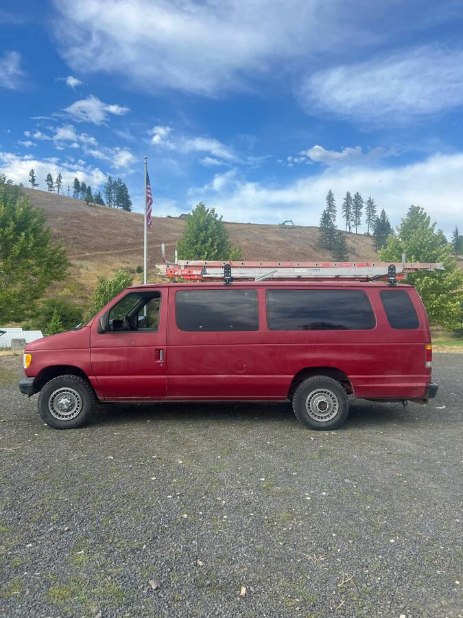 Ford-club-wagon-1994-red-1