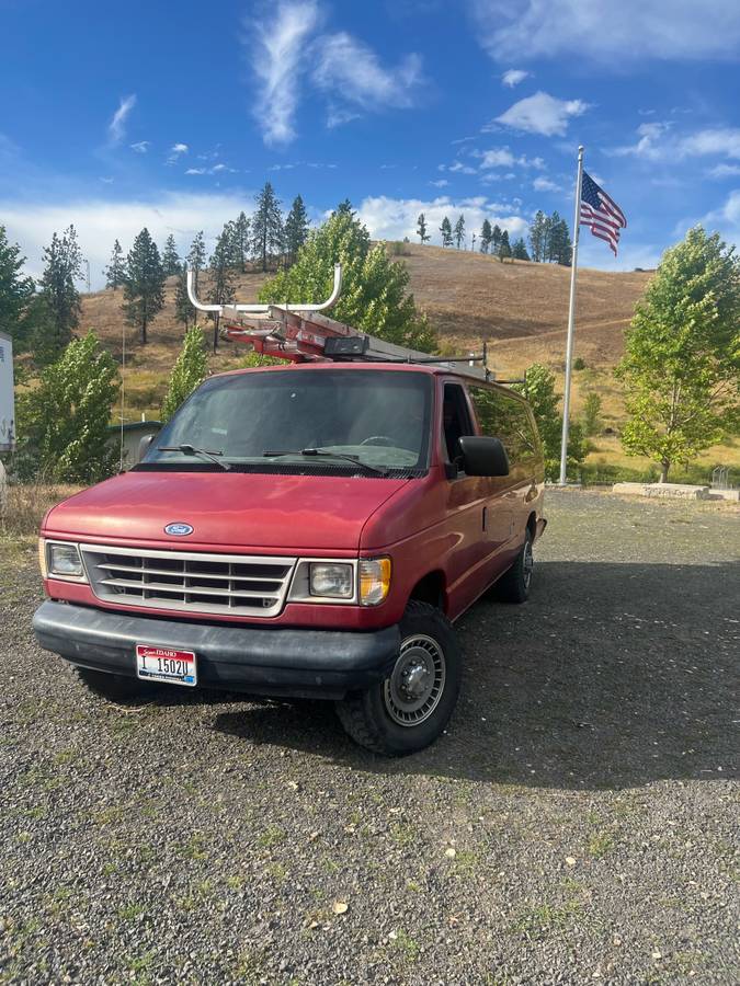 Ford-club-wagon-1994-red