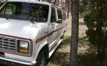 Ford-clubvan-1987-3