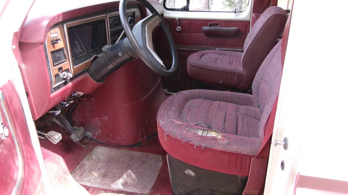 Ford-clubvan-1987-4