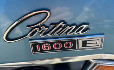 Ford-cortina-1970-blue-15