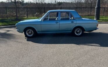 Ford-cortina-1970-blue-2
