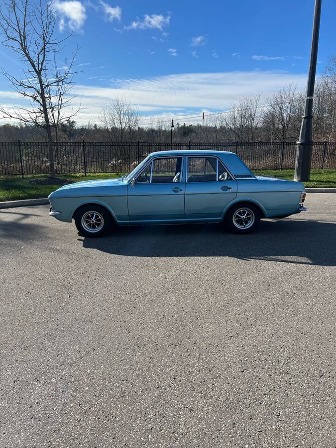 Ford-cortina-1970-blue-2