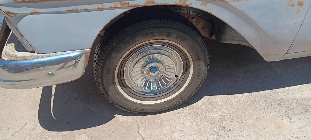 Ford-country-sedan-wagon-1957-white-8