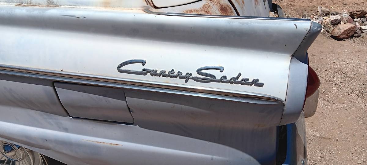 Ford-country-sedan-wagon-1957-white-9