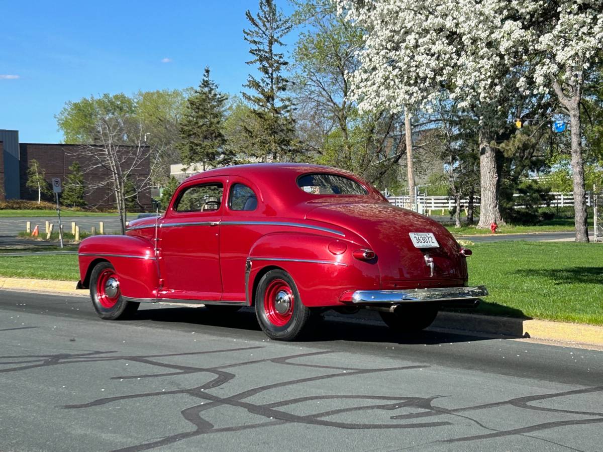Ford-coupe-1947-red-2