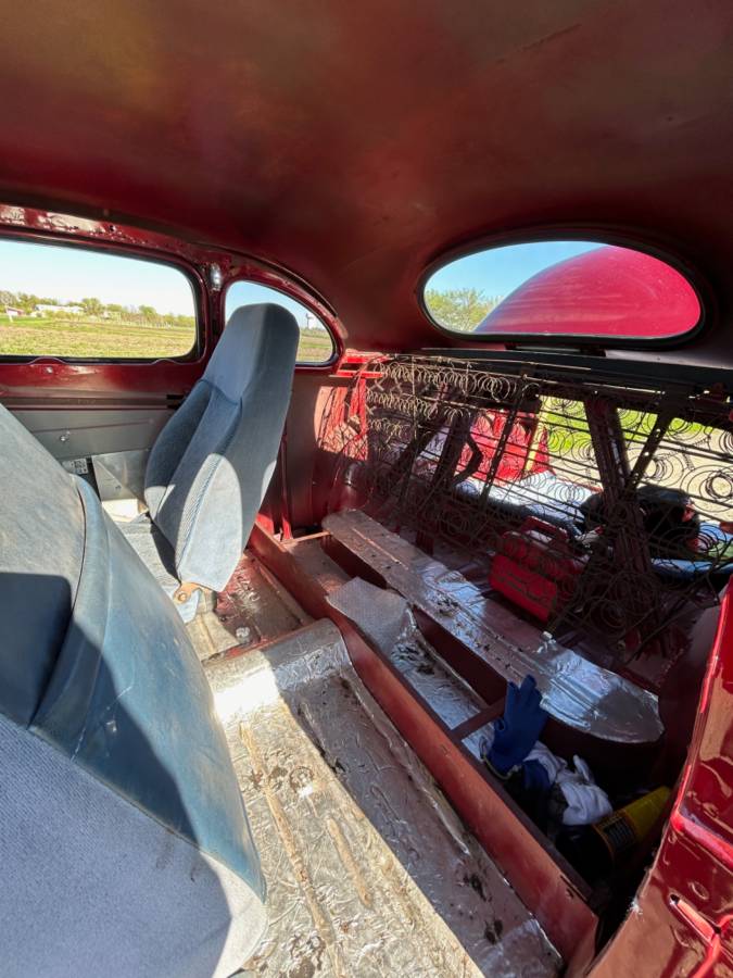 Ford-coupe-1947-red-4