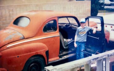 Ford-coupe-1947-red-8