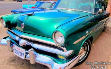Ford-customline-sedan-1953-green-1