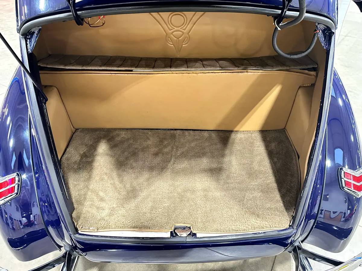 Ford-deluxe-1940-blue-11