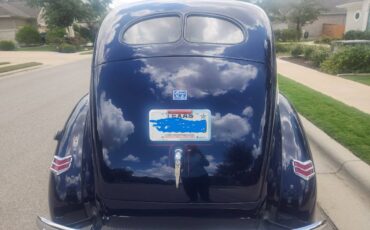 Ford-deluxe-1940-blue