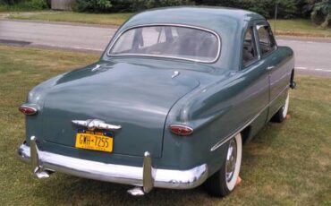 Ford-deluxe-1949-3