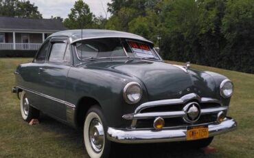 Ford-deluxe-1949-4