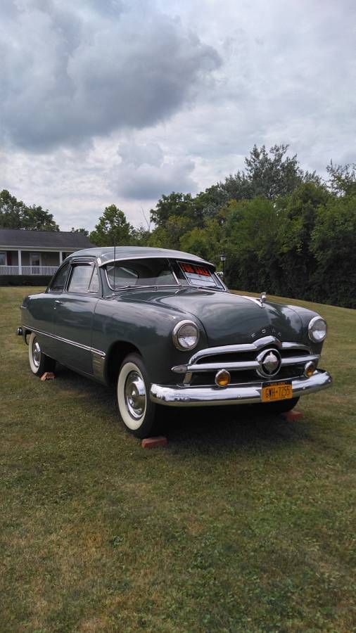 Ford-deluxe-1949-4