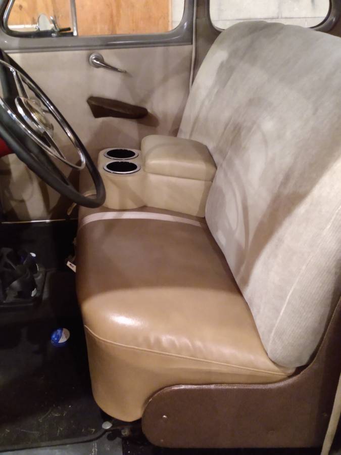 Ford-deluxe-business-coupe-1947-black-11