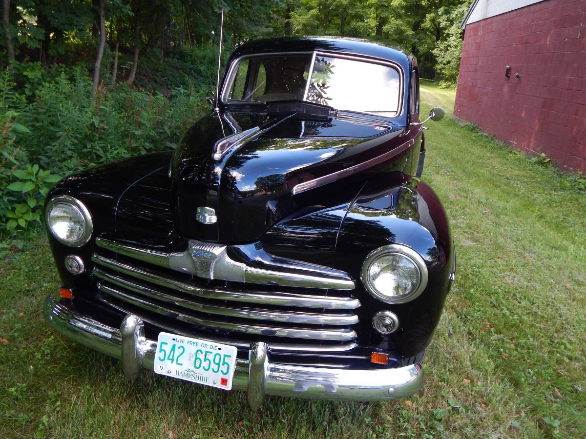 Ford-deluxe-business-coupe-1947-black-2