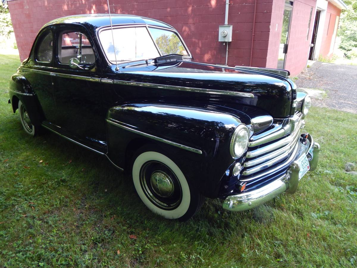 Ford-deluxe-business-coupe-1947-black-4