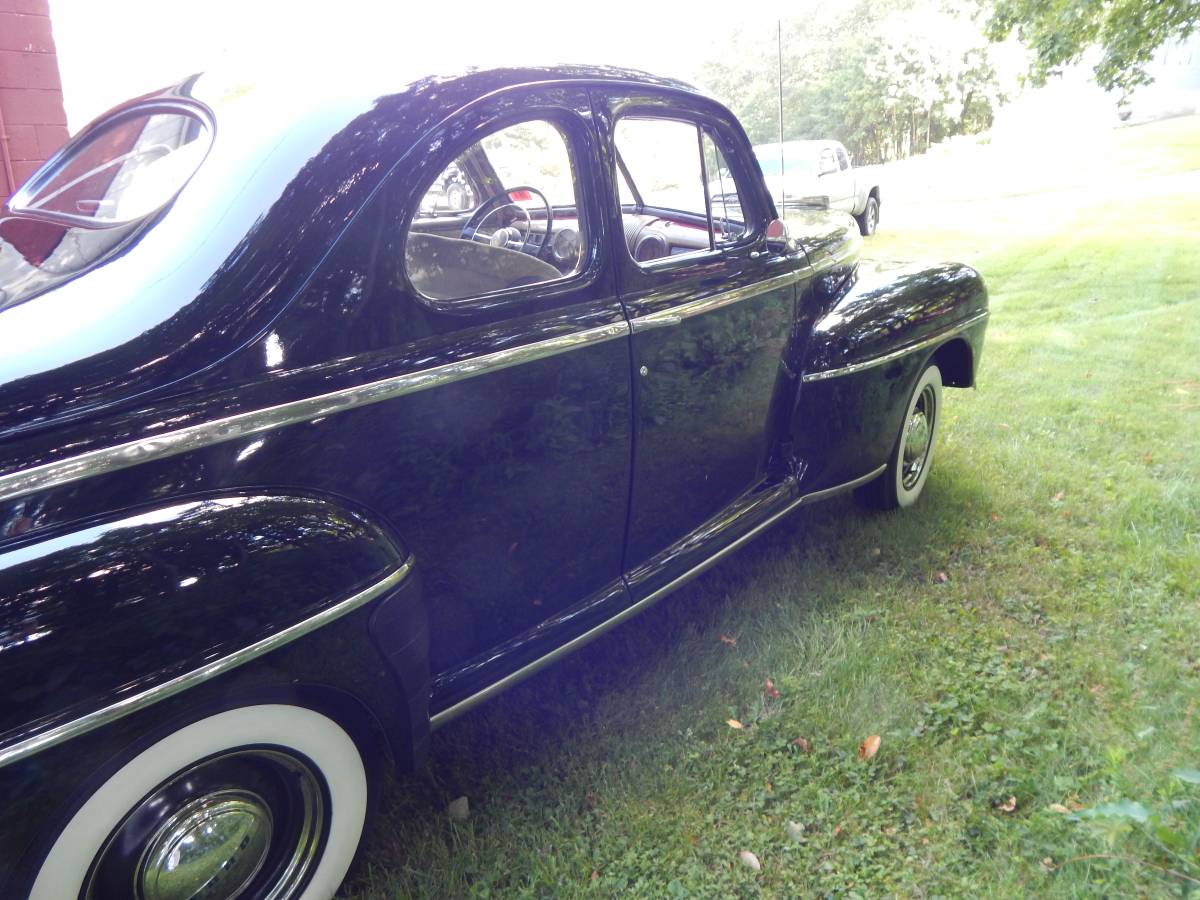 Ford-deluxe-business-coupe-1947-black-5
