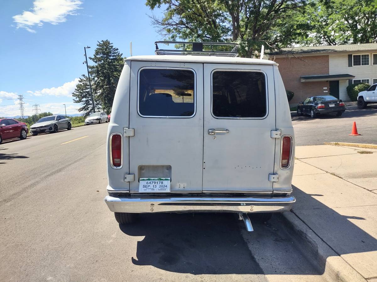 Ford-e-150-econoline-1979-grey-3