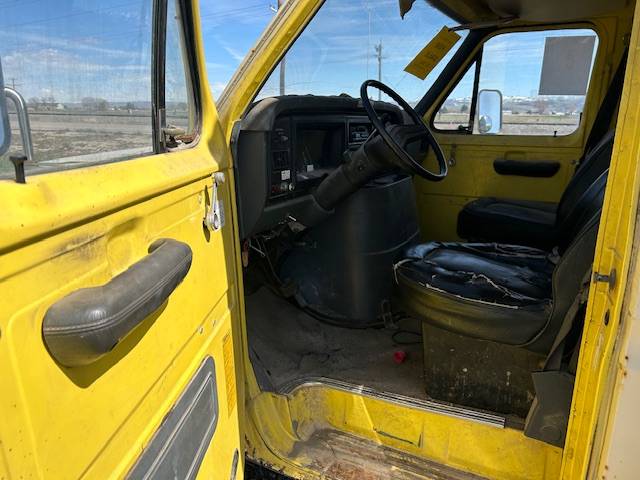 Ford-e-350-1984-yellow-10
