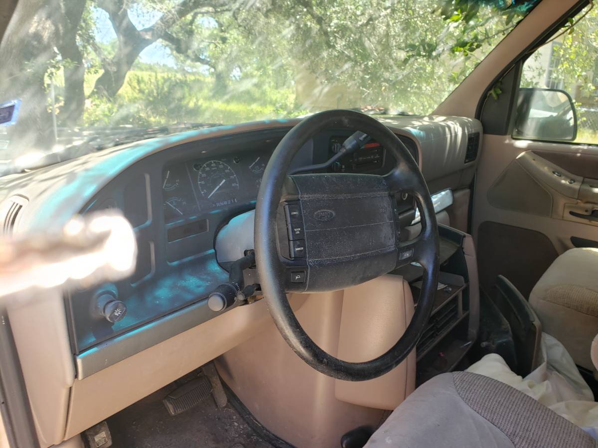Ford-e150-club-wagon-1992-brown-3