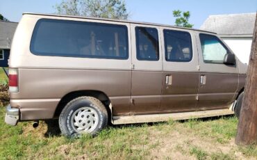 Ford-e150-club-wagon-1992-brown