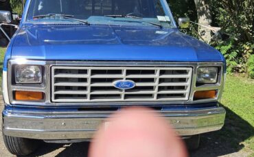 Ford-f-150-1985-custom-2