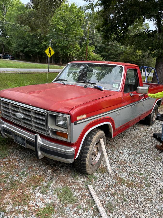 Ford-f-150-1985-red