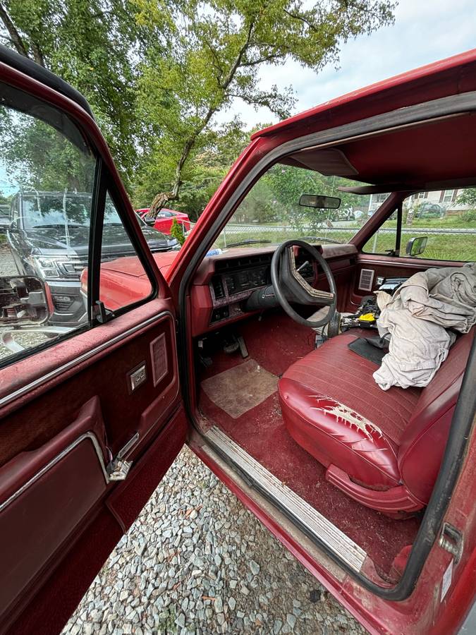 Ford-f-150-1985-red-3