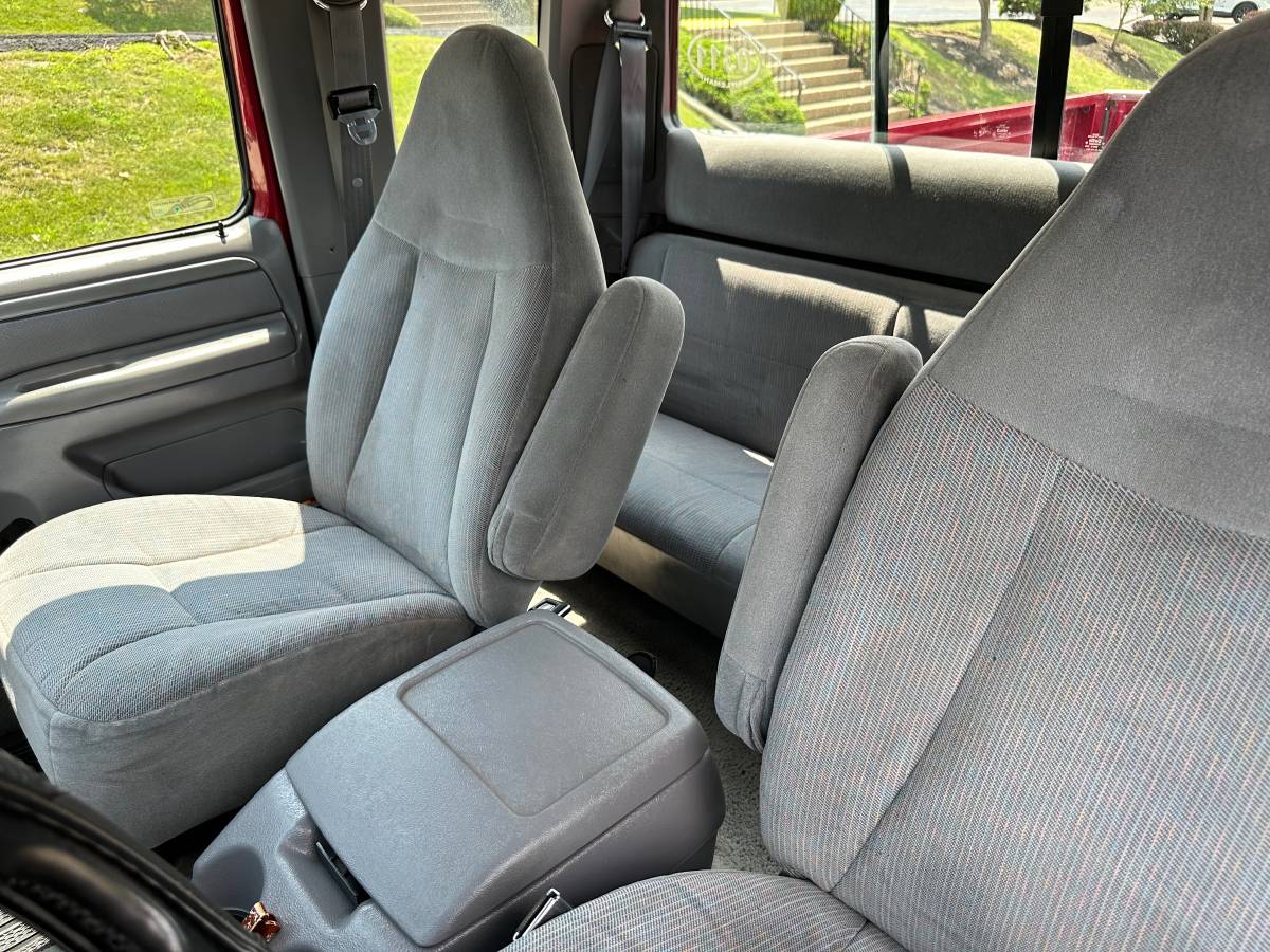 Ford-f-150-xlt-4x4-1994-red-13