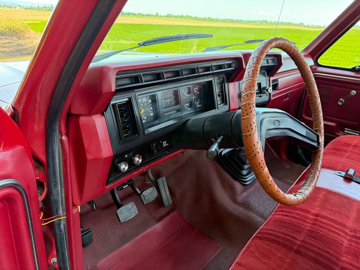 Ford-f-250-1983-red-10