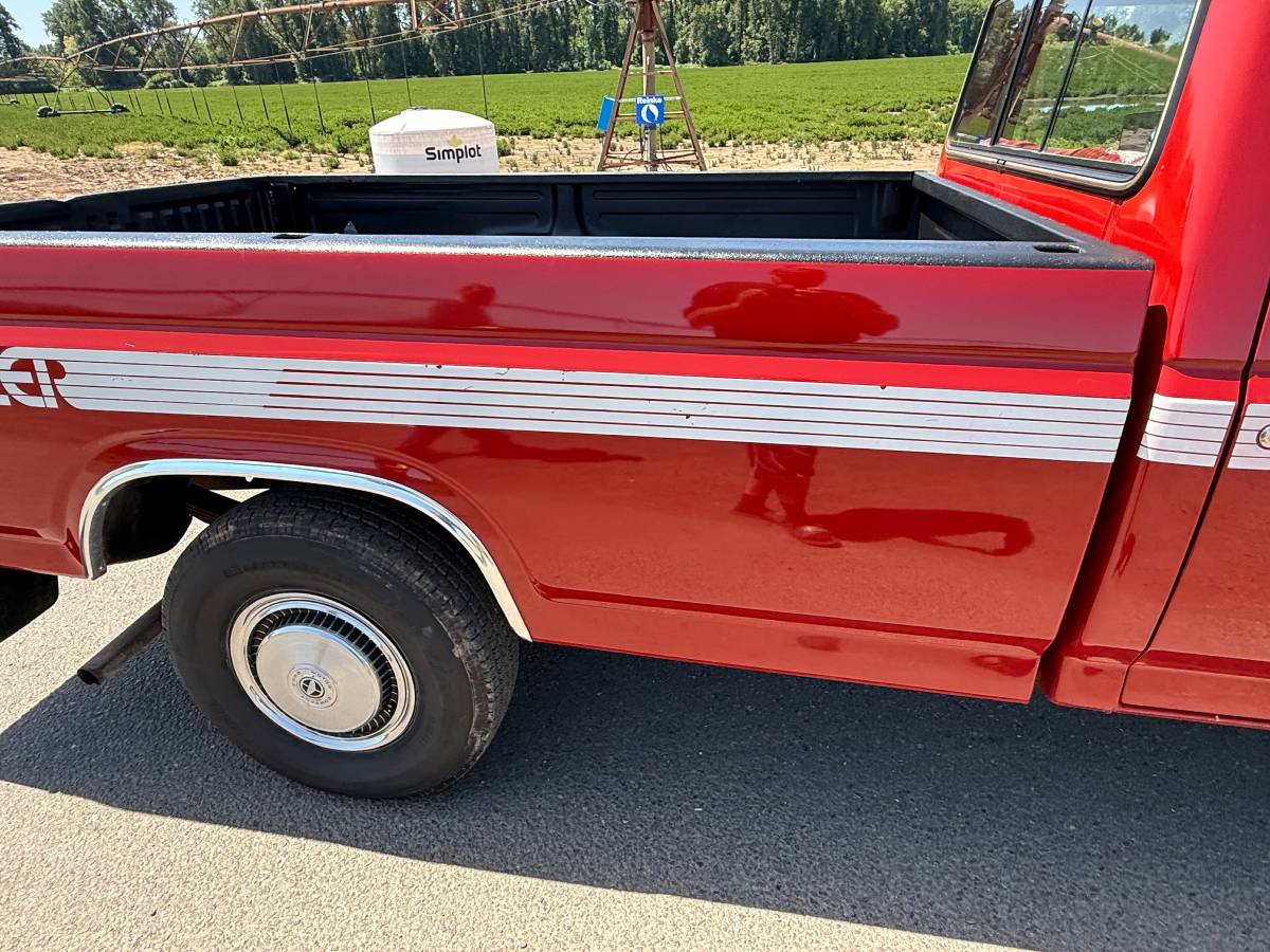 Ford-f-250-1983-red-18