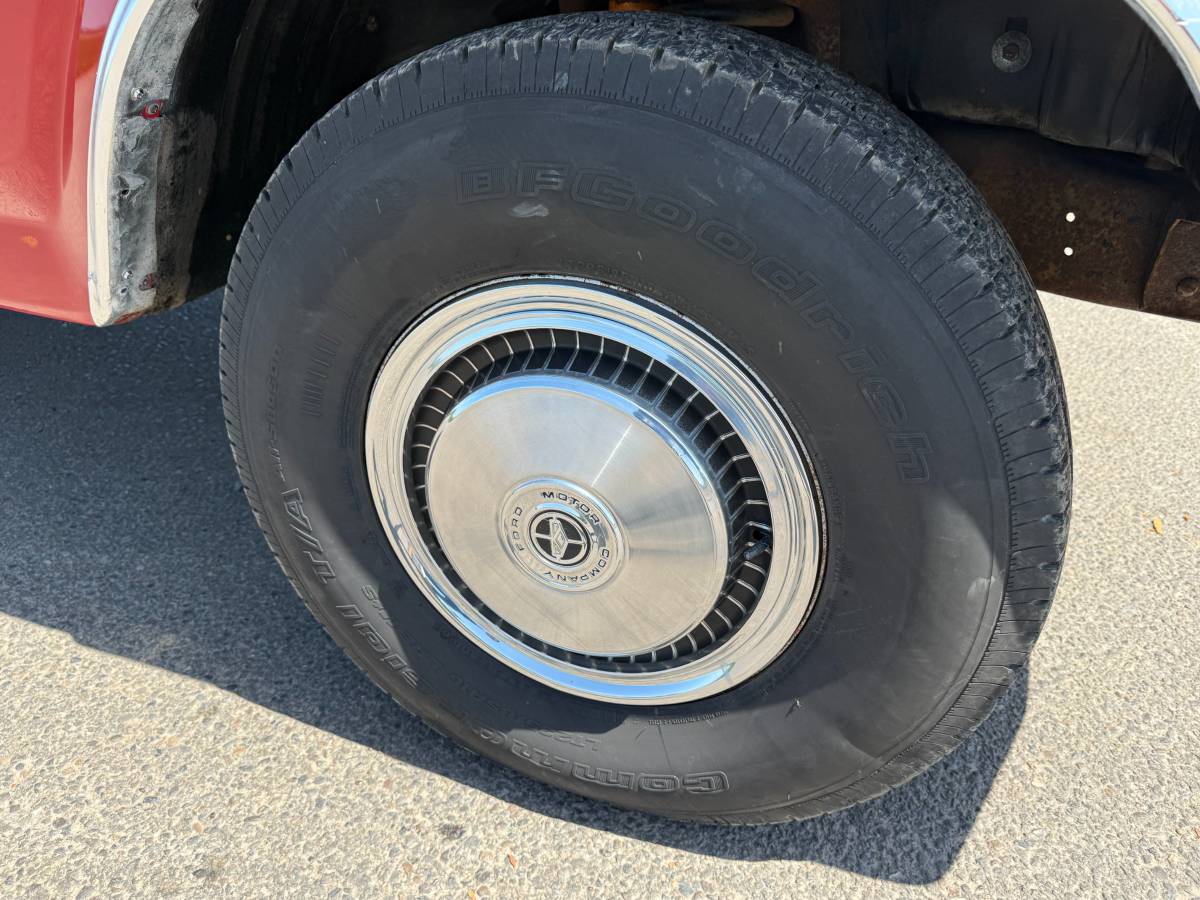 Ford-f-250-1983-red-23