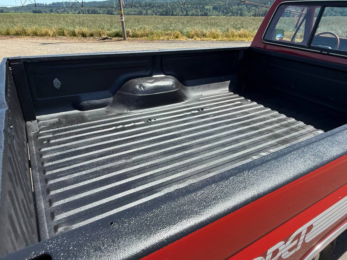 Ford-f-250-1983-red-4