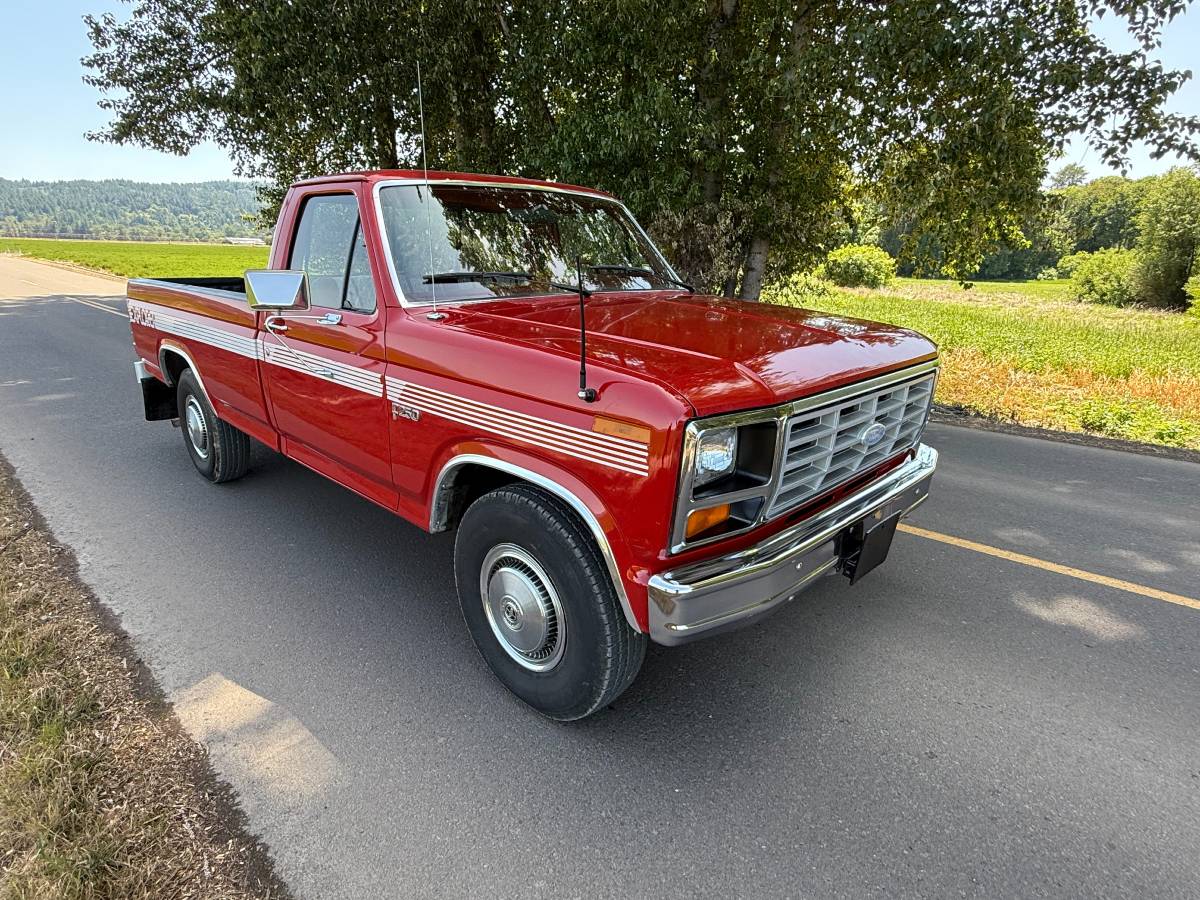 Ford-f-250-1983-red-7