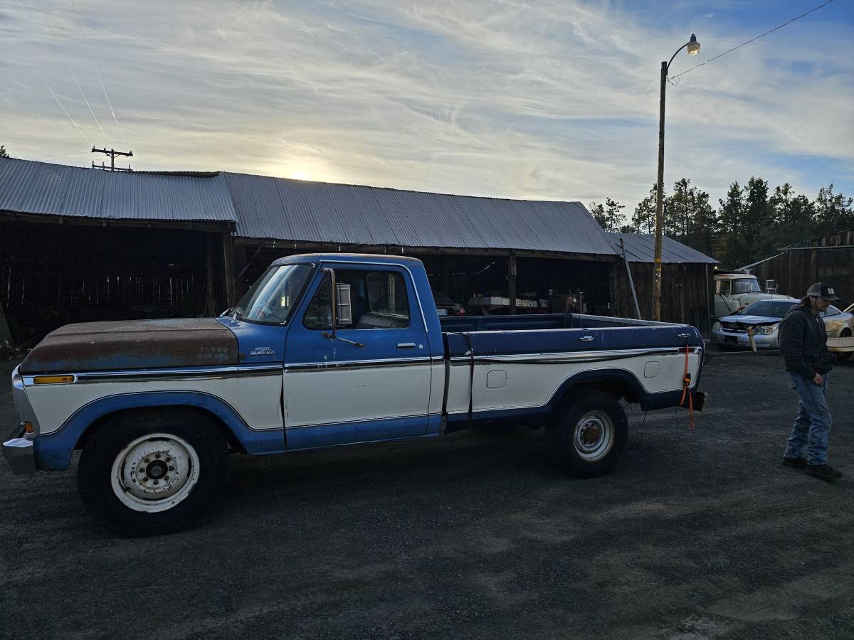 Ford-f-250-diesel-1978-blue-1