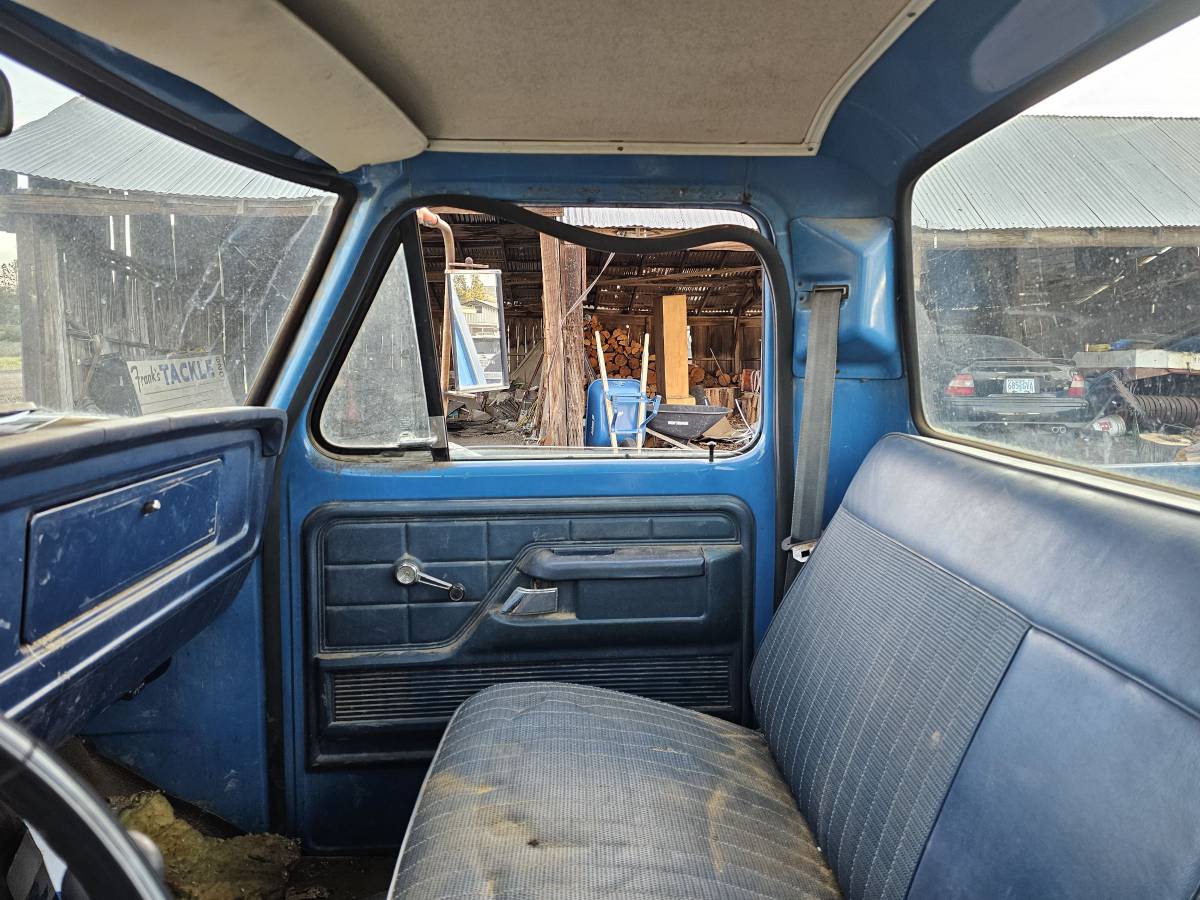 Ford-f-250-diesel-1978-blue-10