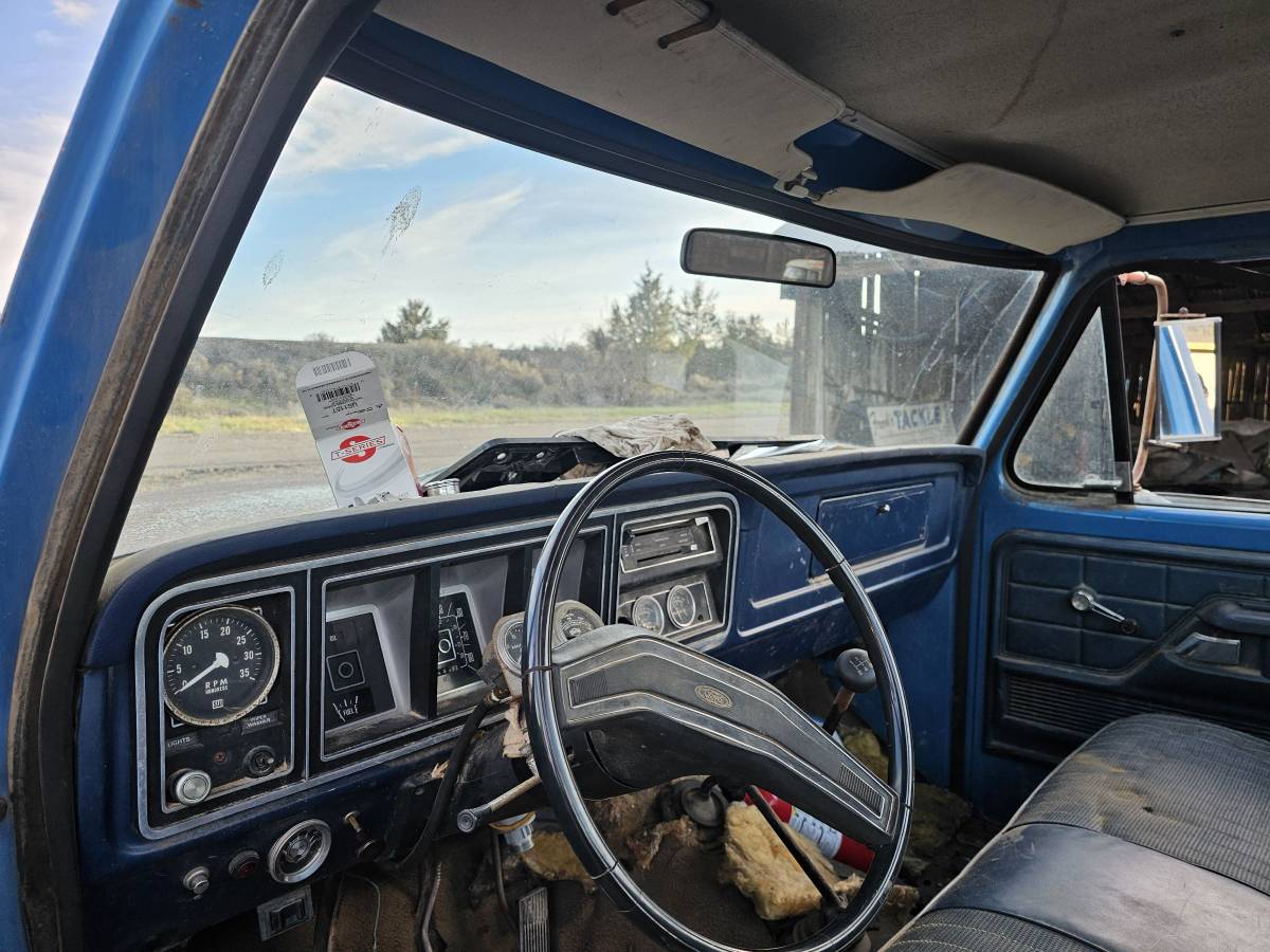 Ford-f-250-diesel-1978-blue-8