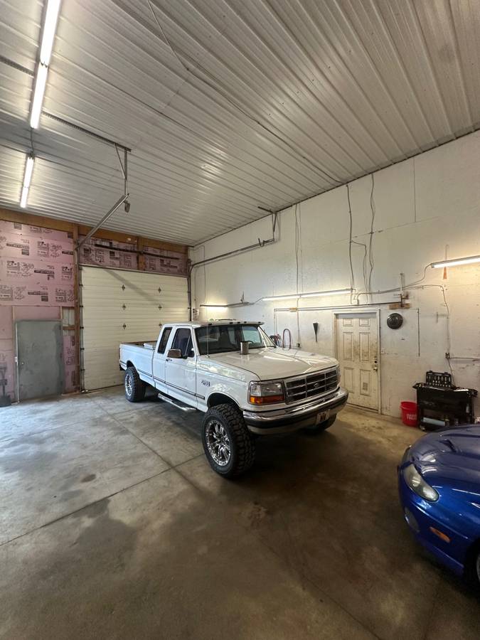 Ford-f-250-diesel-1995-white-1
