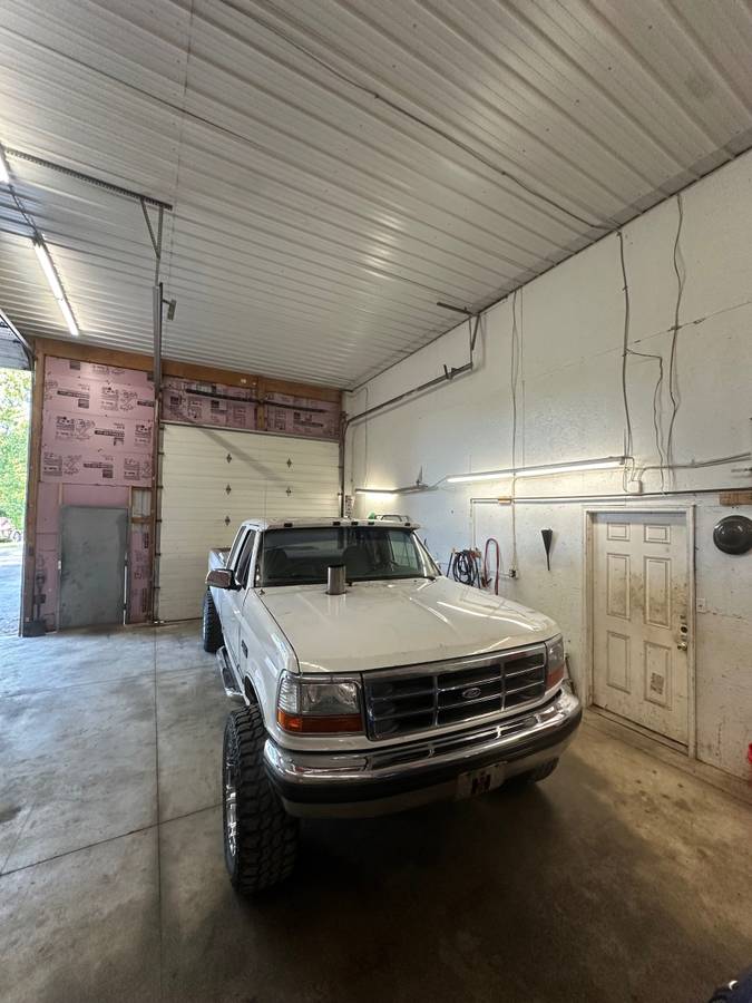 Ford-f-250-diesel-1995-white-2