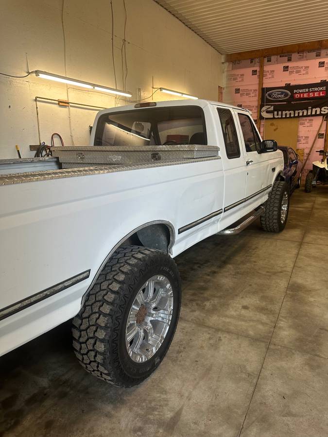 Ford-f-250-diesel-1995-white-3