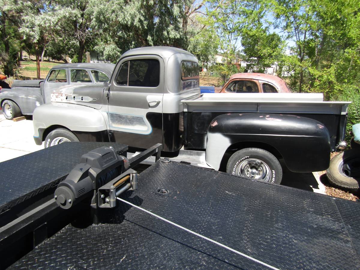 Ford-f100-1952-grey-2