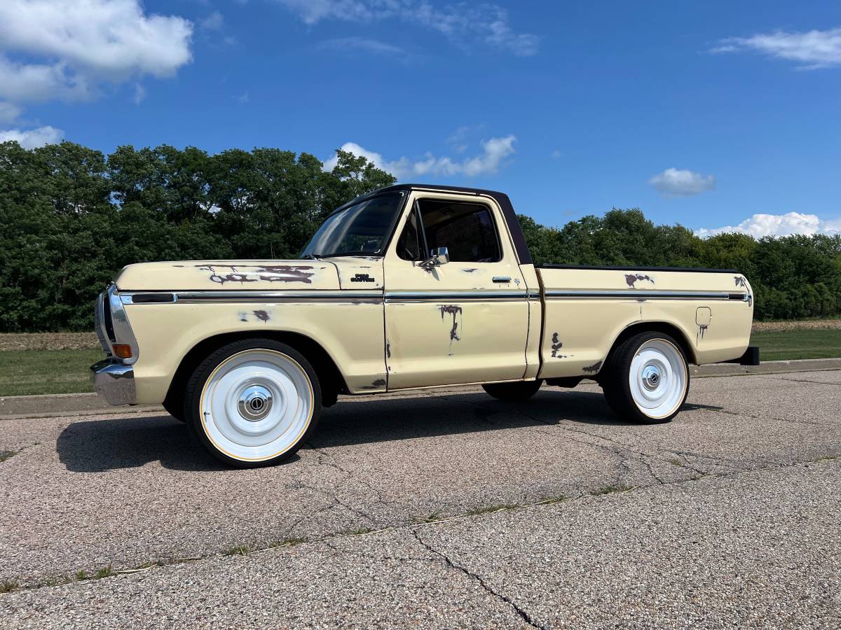 Ford-f100-custom-1979-yellow-3