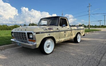 Ford-f100-custom-1979-yellow
