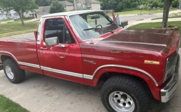 Ford-f150-xlt-4x4-1980-red-4