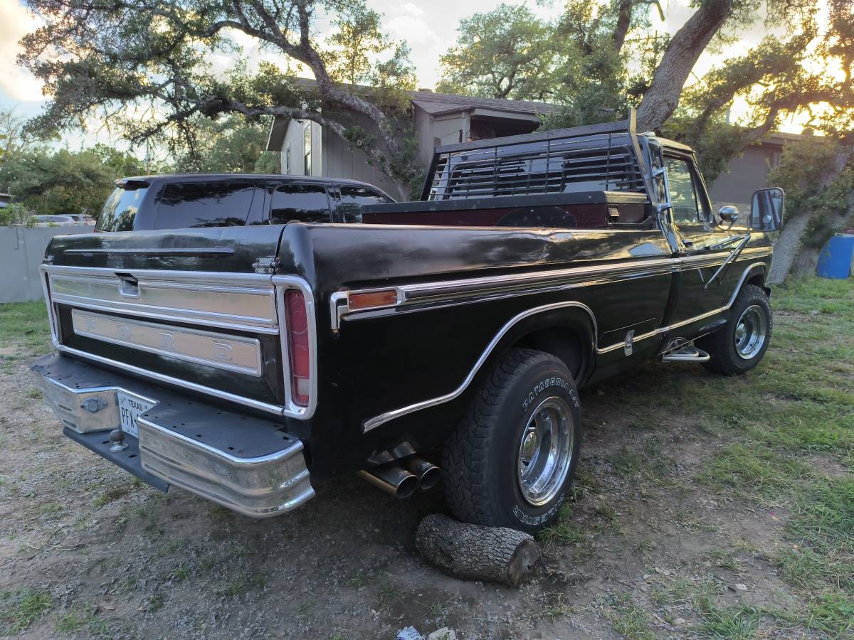 Ford-f250-xlt-ranger-1975-black-10