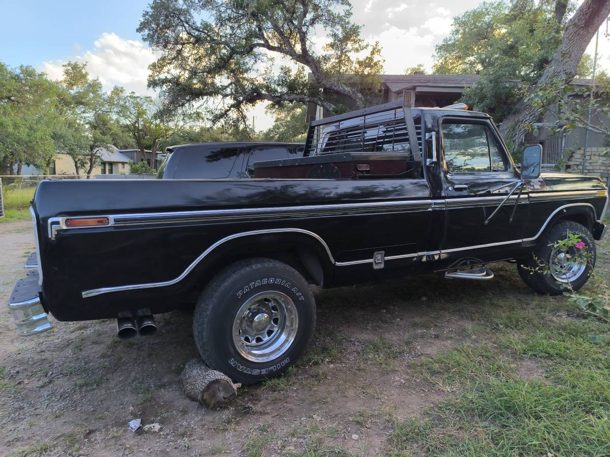 Ford-f250-xlt-ranger-1975-black-13