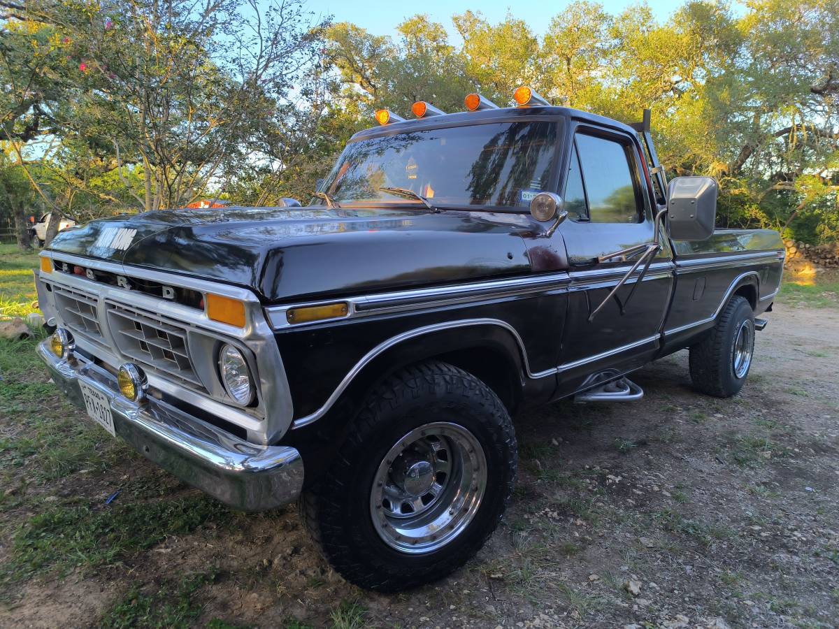 Ford-f250-xlt-ranger-1975-black-18
