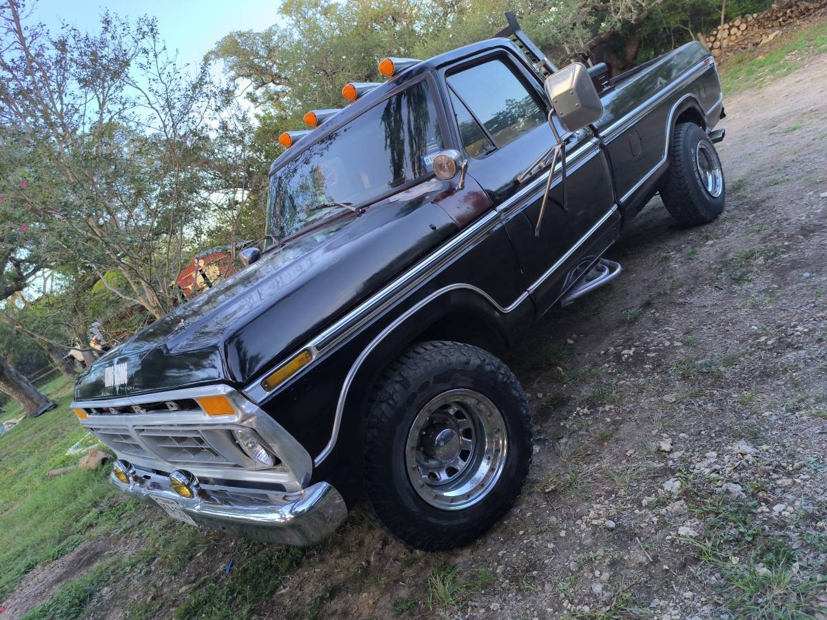 Ford-f250-xlt-ranger-1975-black