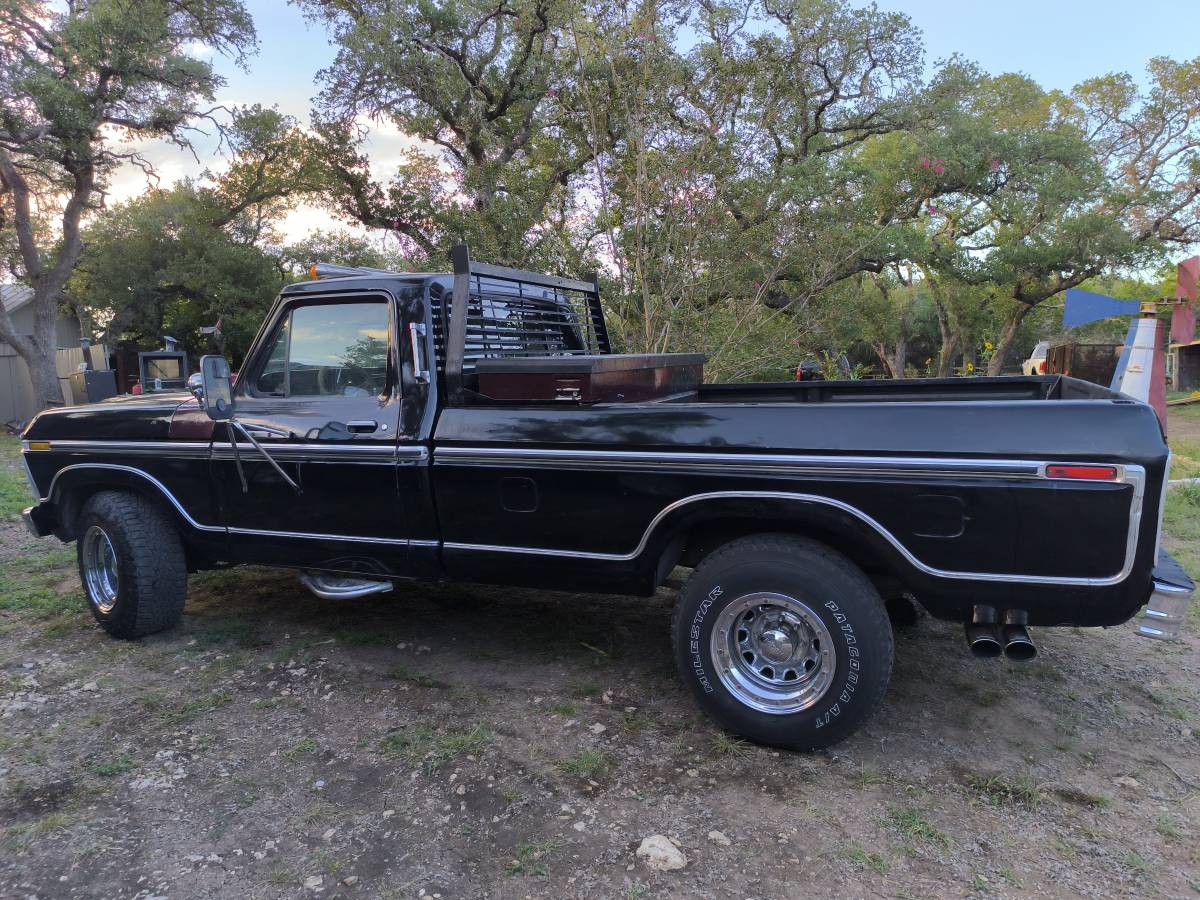 Ford-f250-xlt-ranger-1975-black-9
